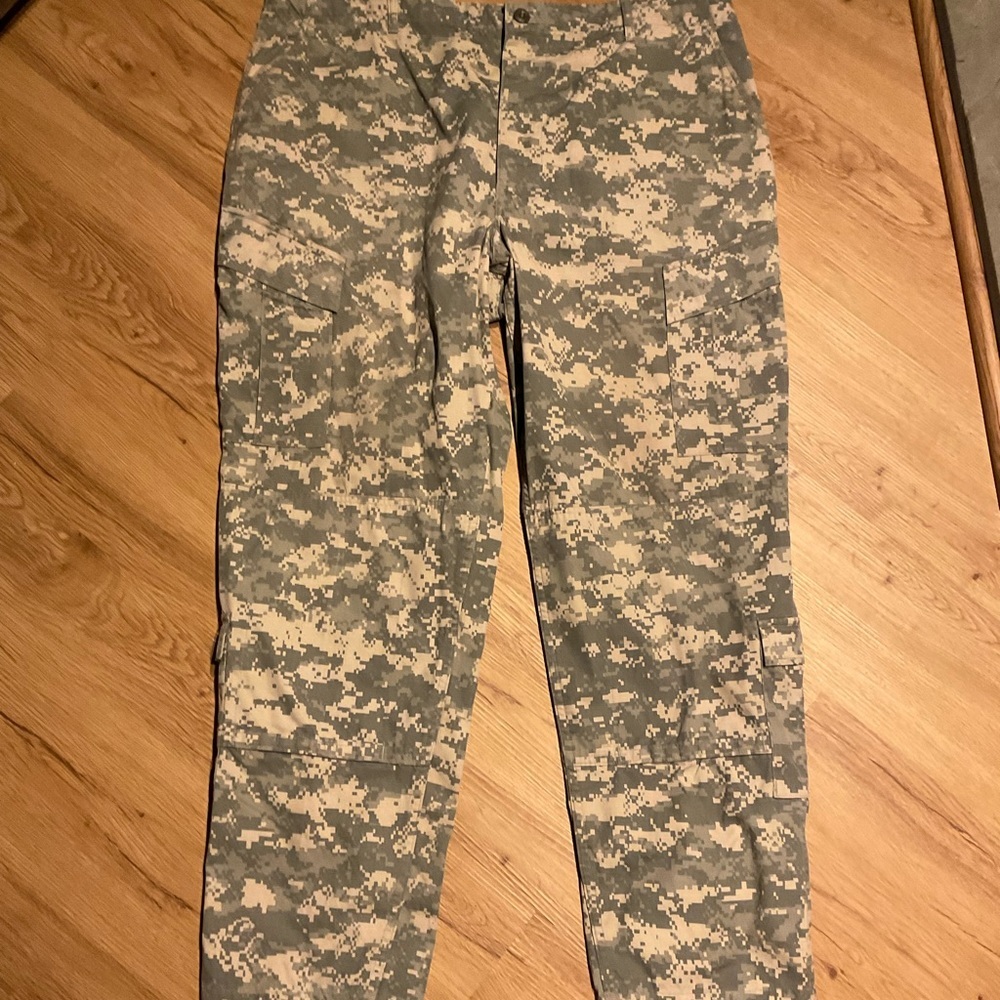 Propper The Brand That’s Battle Tested Digital camo pants Size Large  39 to 43